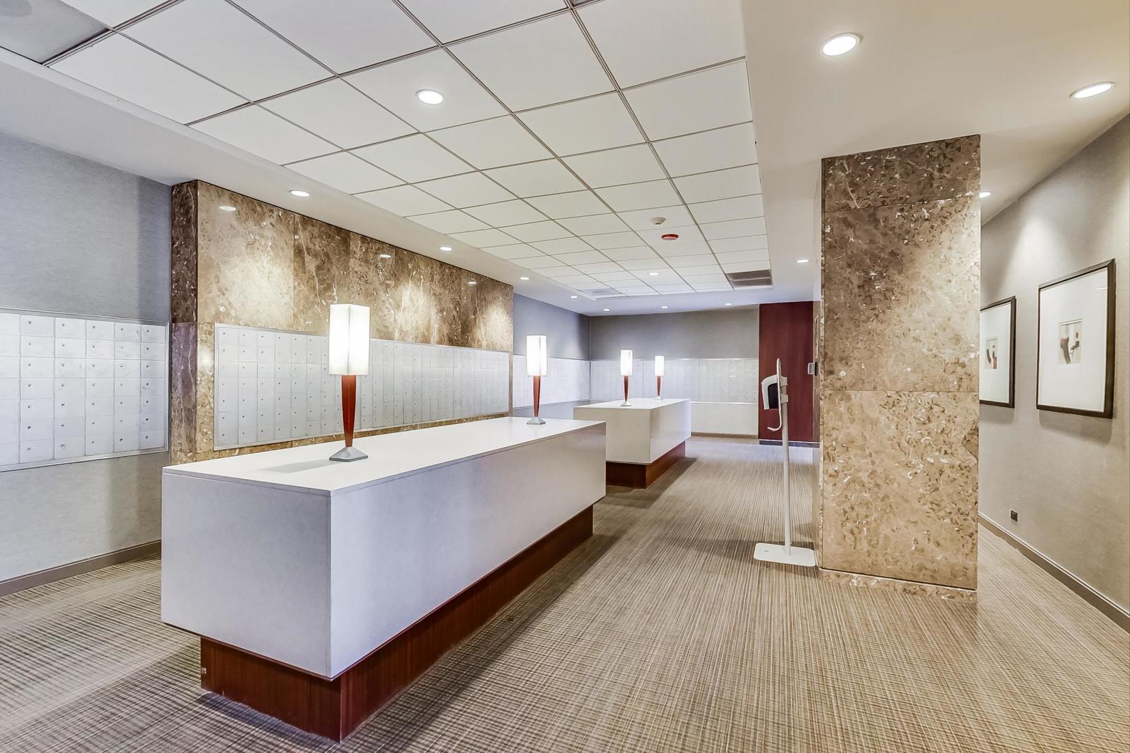 655 W IRVING PARK Road 3802