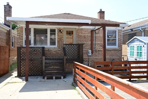 Tiny photo for 6211 N Nagle Avenue, Chicago, IL 60646 (MLS # 12731553)
