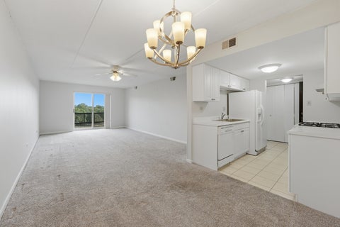 Tiny photo for 512 Redondo Drive #509, Downers Grove, IL 60516 (MLS # 12753718)