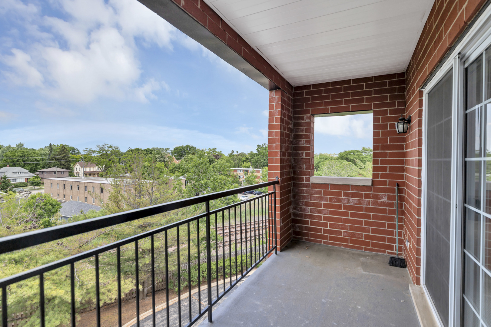 59 S Hale Street 402