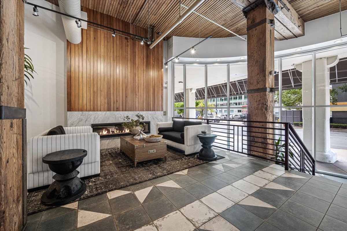 Chicago, Illinois 60654, United States, 2 Bedrooms Bedrooms, ,2 BathroomsBathrooms,Residential,Active,232874