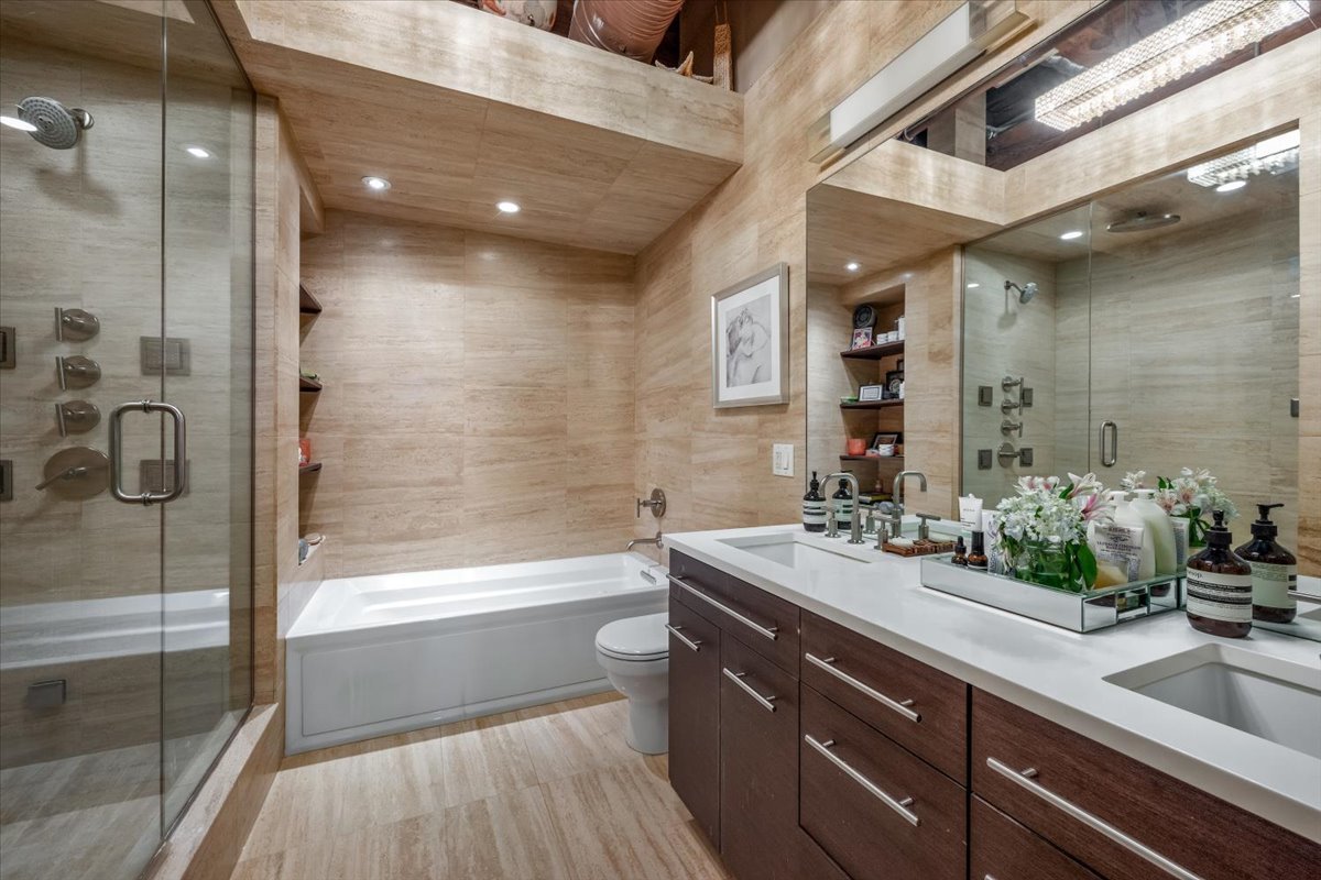 Chicago, Illinois 60654, United States, 2 Bedrooms Bedrooms, ,2 BathroomsBathrooms,Residential,Active,232874