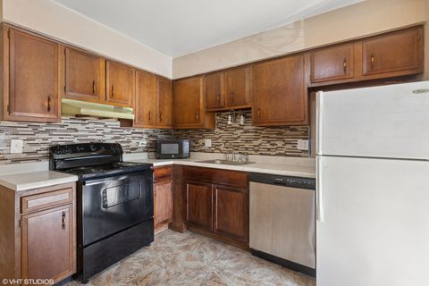Tiny photo for 2301 BEAU MONDE Boulevard #106, Lisle, IL 60532 (MLS # 12490298)