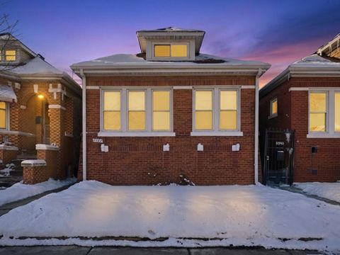 Tiny photo for 5544 S California Avenue, Chicago, IL 60629 (MLS # 12587211)