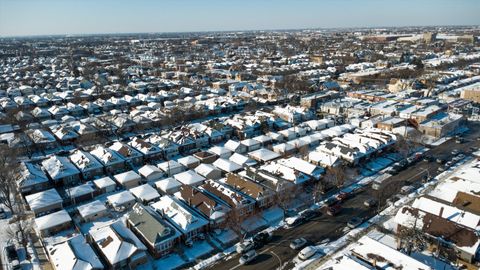 Tiny photo for 5544 S California Avenue, Chicago, IL 60629 (MLS # 12587211)