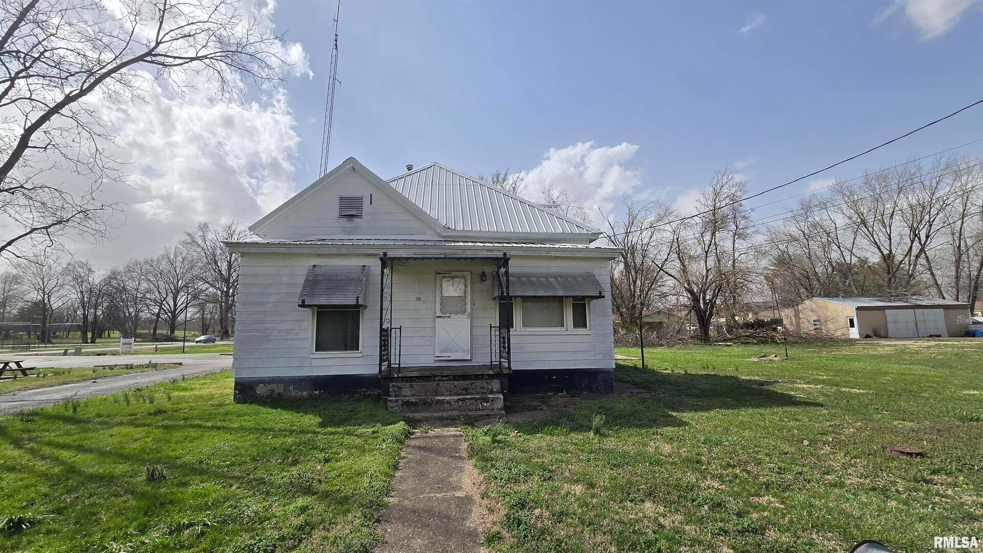 205 SHAW Street