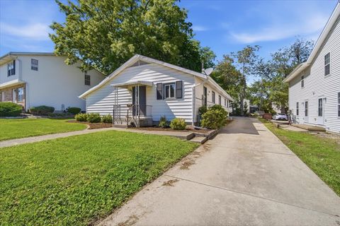 Photo of 506 E College Avenue, Normal, IL 61761 (MLS # 12644460)