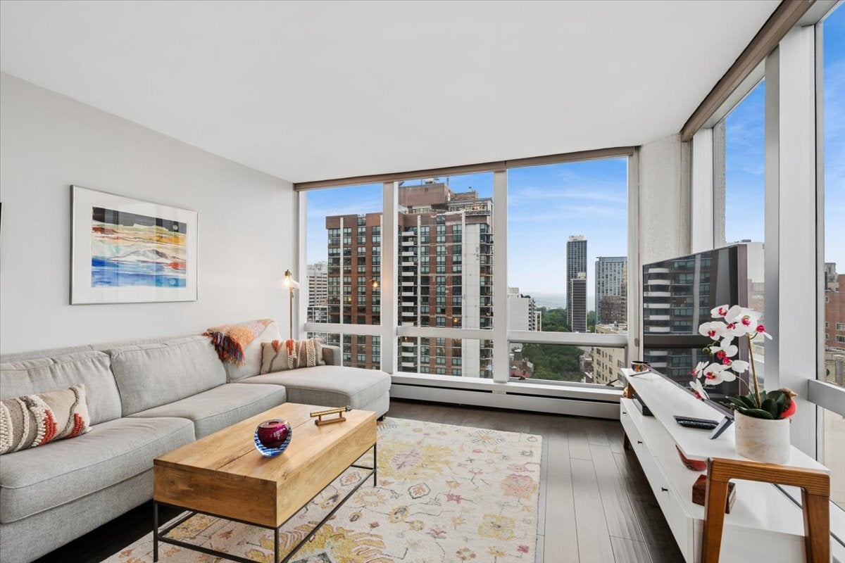 1300 N Astor Street 22B