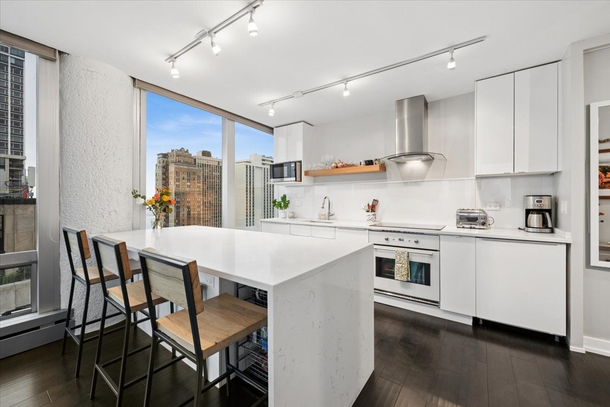 1300 N Astor Street 22B