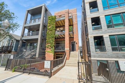 Photo of 1450 W Chestnut Street #2, Chicago, IL 60642 (MLS # 12777615)