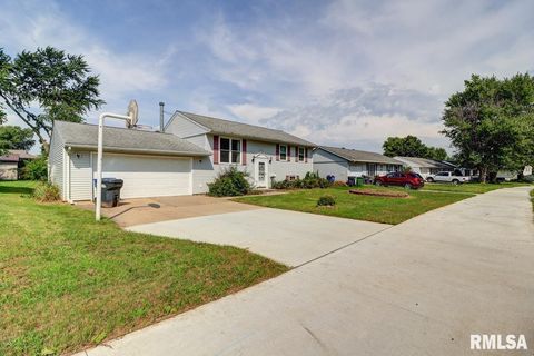 Photo of 1356 SPRINGDALE Drive, Clinton, IA 52732 (MLS # QC4266556)