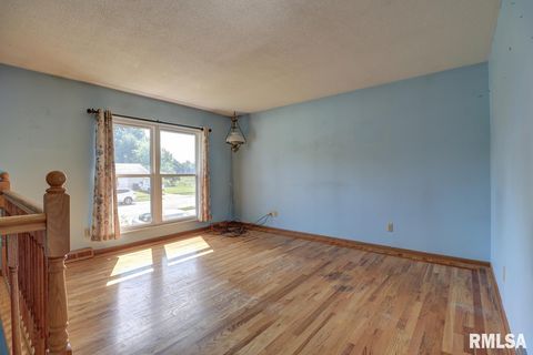 Tiny photo for 1356 SPRINGDALE Drive, Clinton, IA 52732 (MLS # QC4266556)