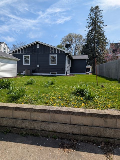 Tiny photo for 2505 23RD Avenue B Avenue, Moline, IL 61265 (MLS # 12624567)