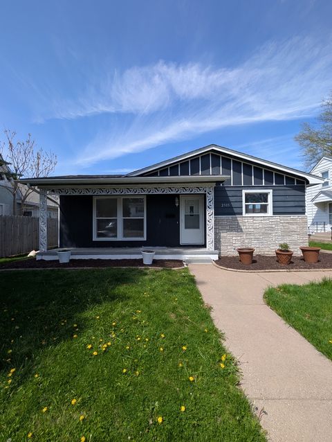 Photo of 2505 23RD Avenue B Avenue, Moline, IL 61265 (MLS # 12624567)