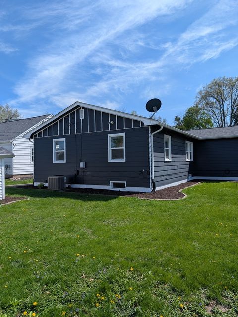 Tiny photo for 2505 23RD Avenue B Avenue, Moline, IL 61265 (MLS # 12624567)