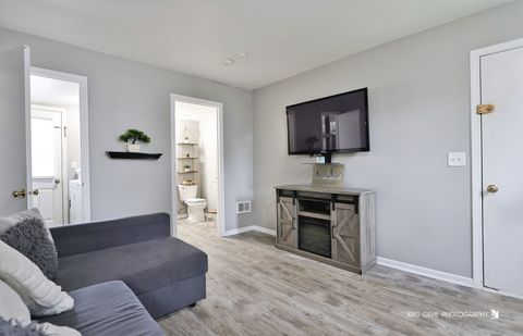Tiny photo for 159 E Elk Court, Grayslake, IL 60030 (MLS # 12467649)