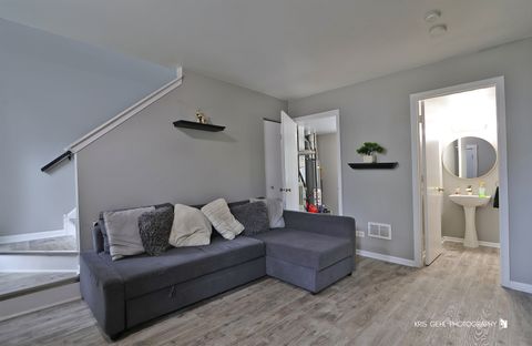 Tiny photo for 159 E Elk Court, Grayslake, IL 60030 (MLS # 12467649)