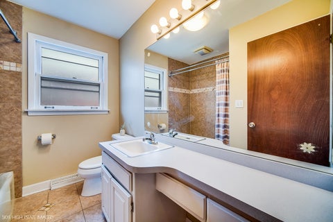 Tiny photo for 514 E 164th Place, South Holland, IL 60473 (MLS # 12691824)