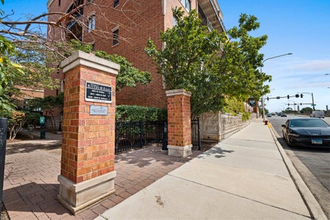 Tiny photo for 2811 N Bell Avenue #408, Chicago, IL 60618 (MLS # 12739095)
