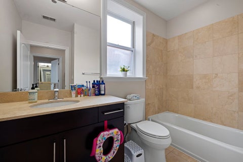 Tiny photo for 2811 N Bell Avenue #408, Chicago, IL 60618 (MLS # 12739095)