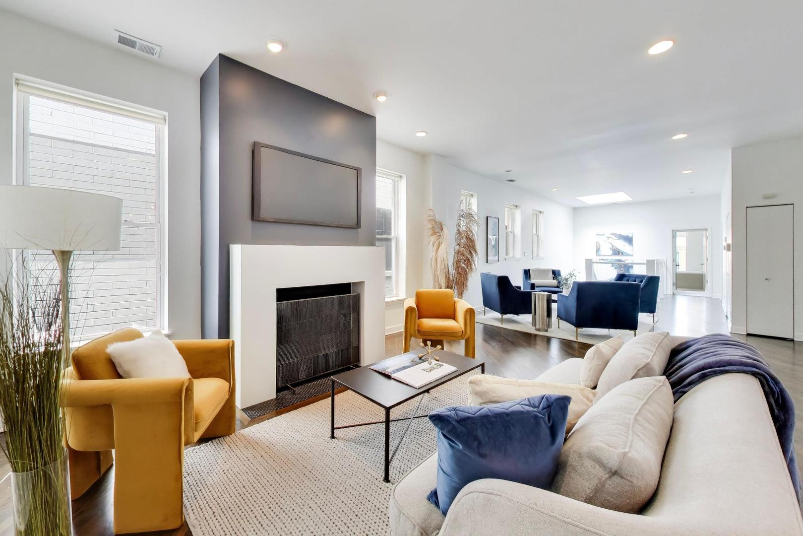 643 W Melrose Street 3