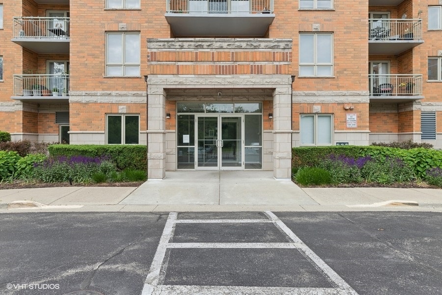 6807 N Milwaukee Avenue 708