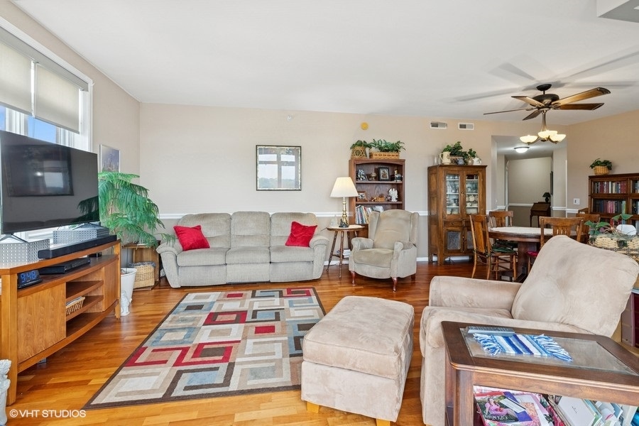 6807 N Milwaukee Avenue 708