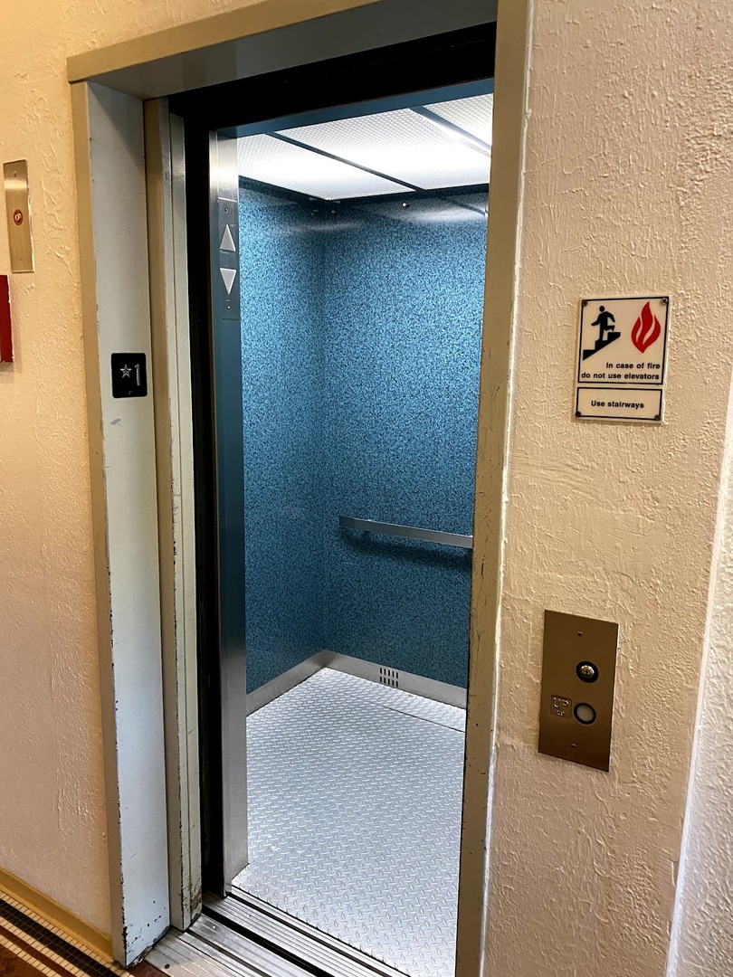 839 W Sheridan Road 215