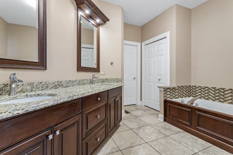 Tiny photo for 18106 Waterside Circle, Orland Park, IL 60467 (MLS # 12731017)