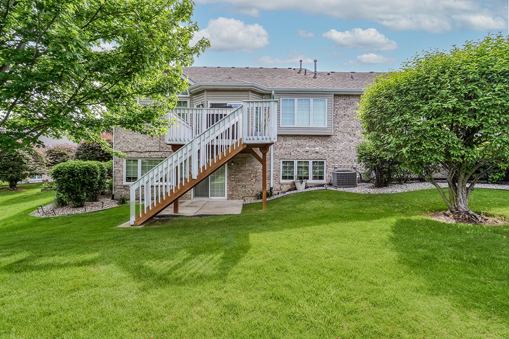 18106 Waterside Circle