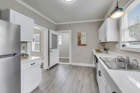 Tiny photo for 620 N POPLAR Street, Waukegan, IL 60085 (MLS # 12477064)