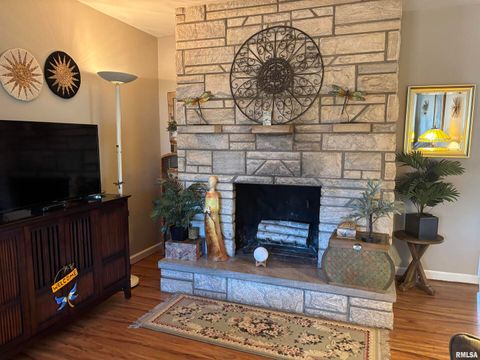 Tiny photo for 210 APPLE Lane, Anna, IL 62906 (MLS # EB460807)