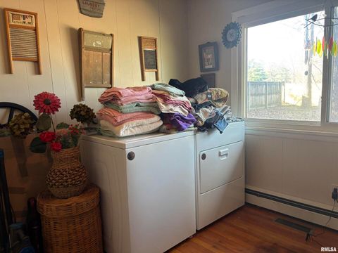 Tiny photo for 210 APPLE Lane, Anna, IL 62906 (MLS # EB460807)