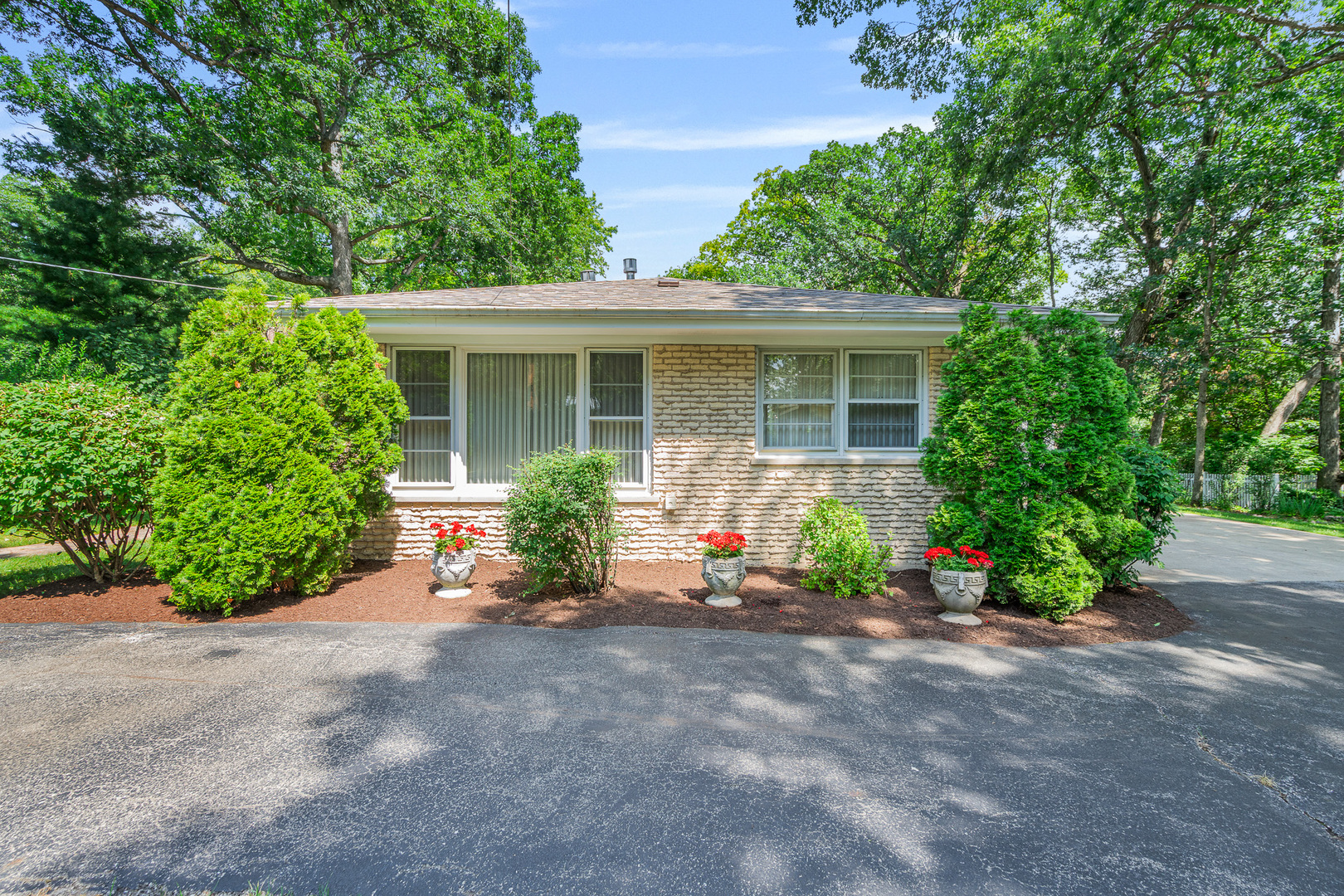 11S047 PALISADES Road