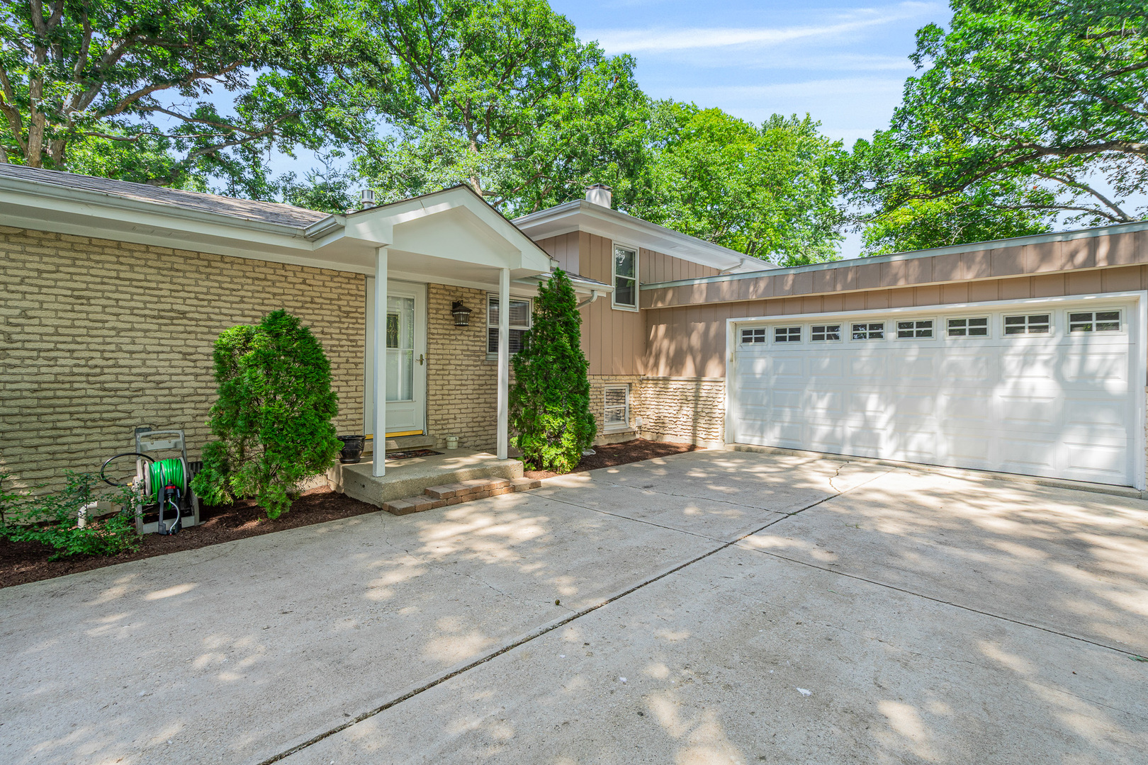 11S047 PALISADES Road