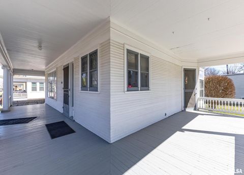 Tiny photo for 1440 12TH Street, Moline, IL 61265 (MLS # QC4269370)