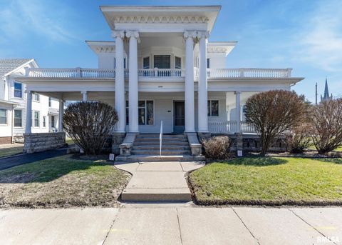 Photo of 1440 12TH Street, Moline, IL 61265 (MLS # QC4269370)