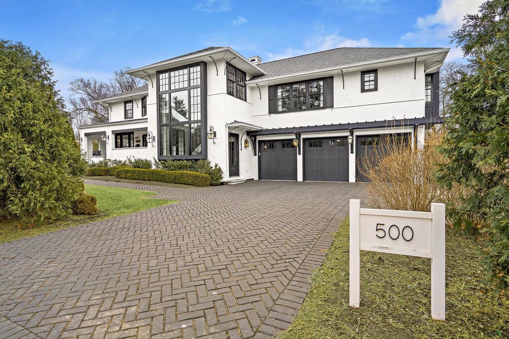 Photo for 500 S Edgewood Avenue, La Grange, IL 60525 (MLS # 12473246)