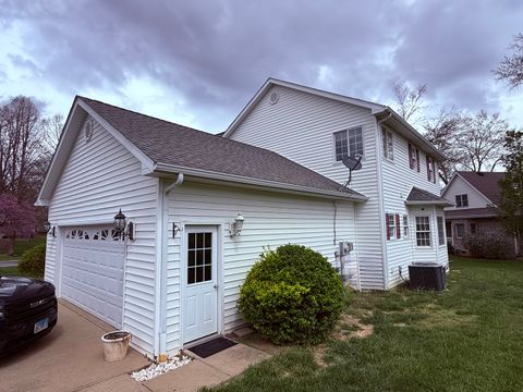 Tiny photo for 312 Cherokee Drive, Harrisburg, IL 62946 (MLS # 12607599)