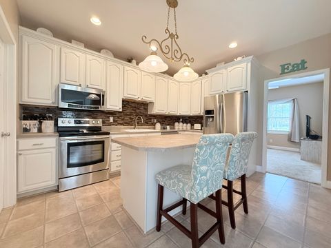 Tiny photo for 312 Cherokee Drive, Harrisburg, IL 62946 (MLS # 12607599)