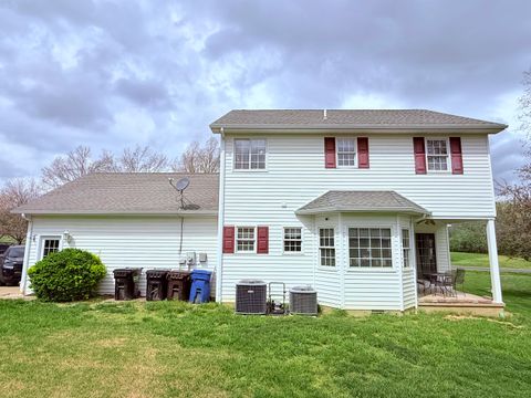 Tiny photo for 312 Cherokee Drive, Harrisburg, IL 62946 (MLS # 12607599)