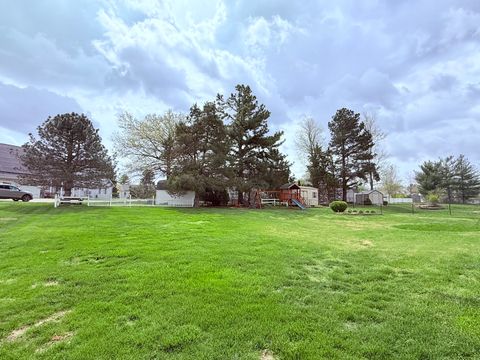Tiny photo for 312 Cherokee Drive, Harrisburg, IL 62946 (MLS # 12607599)