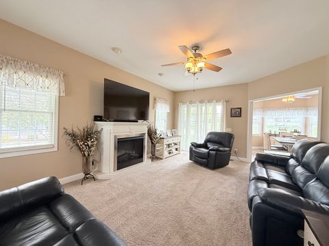 Tiny photo for 312 Cherokee Drive, Harrisburg, IL 62946 (MLS # 12607599)