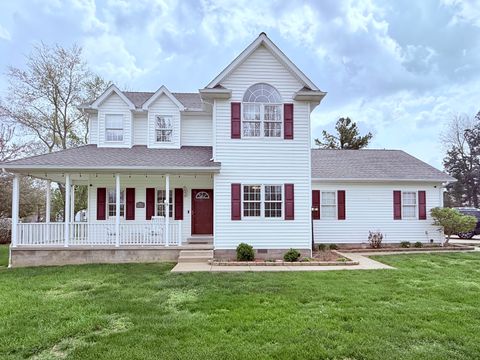 Photo of 312 Cherokee Drive, Harrisburg, IL 62946 (MLS # 12607599)