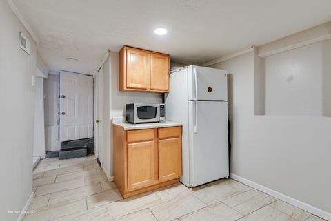 Tiny photo for 3916 W Grand Avenue, Chicago, IL 60651 (MLS # 12548828)