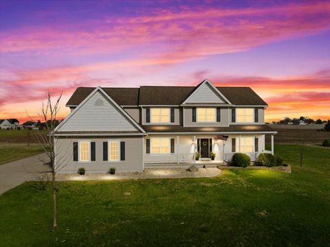 Tiny photo for 1101 N Pine Street, El Paso, IL 61738 (MLS # 12561578)