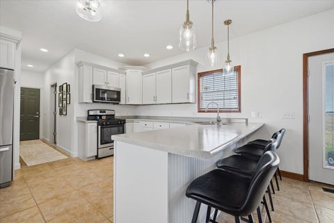 Tiny photo for 1101 N Pine Street, El Paso, IL 61738 (MLS # 12561578)