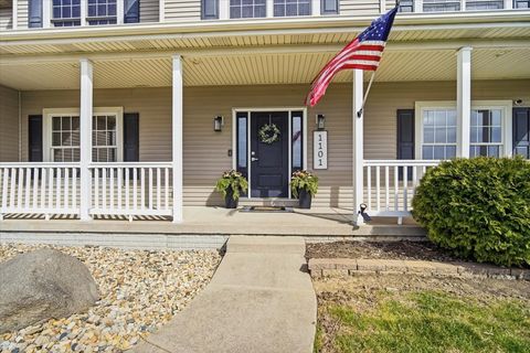 Tiny photo for 1101 N Pine Street, El Paso, IL 61738 (MLS # 12561578)