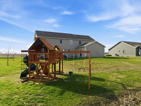 Tiny photo for 1101 N Pine Street, El Paso, IL 61738 (MLS # 12561578)