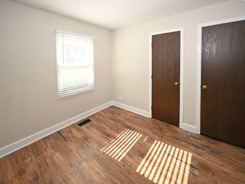 Tiny photo for 230 University Lane, Elk Grove Village, IL 60007 (MLS # 12702953)